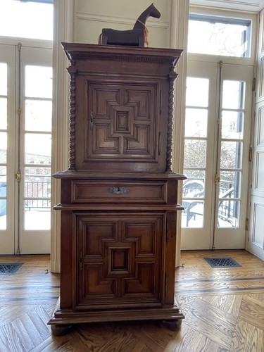 Louis xiii walnut meuble - meuble, a